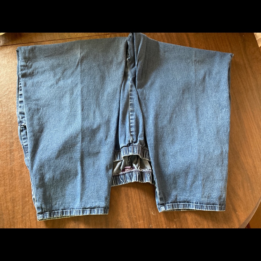 Roaman’s 32WP Fully Elastic Pull On Light Weight Denim Jeans - Picture 9 of 15